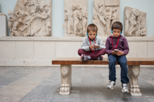 Bambini al museo con audioguida